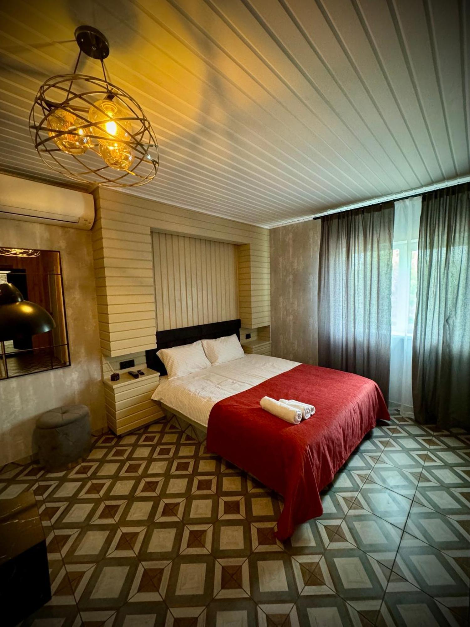 Hotel Bannyi Dvir Uzyn Esterno foto