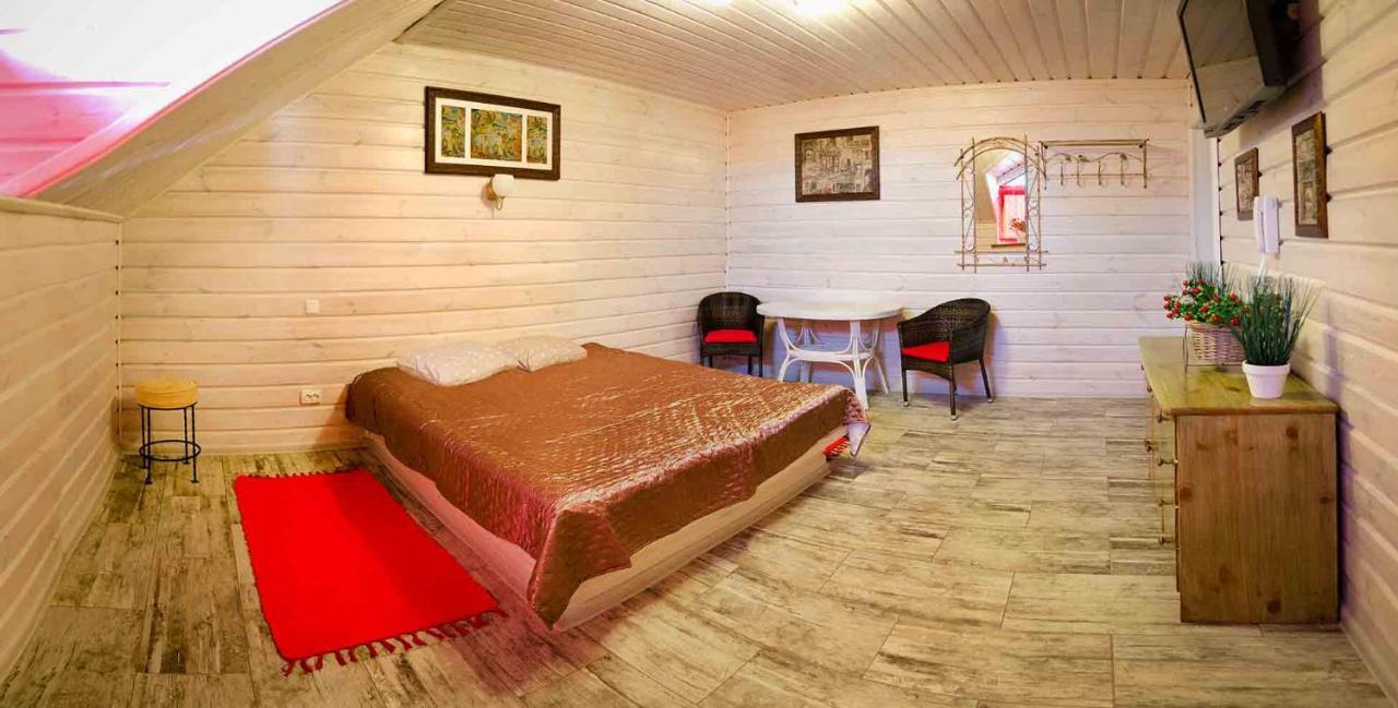 Hotel Bannyi Dvir Uzyn Esterno foto